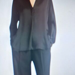 Vince Black Pleated V-Neck Blouse. Size L. NWTGS